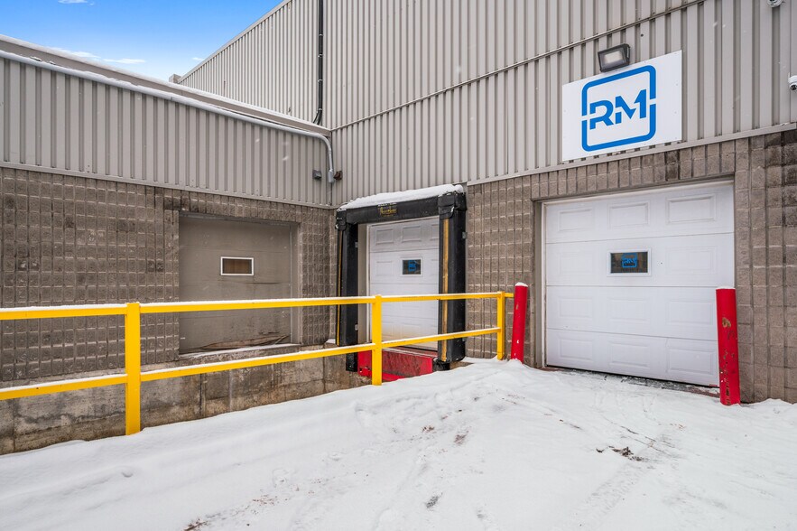1415 St Frank-Carrel, Québec, QC à louer - Photo du bâtiment - Image 3 de 5
