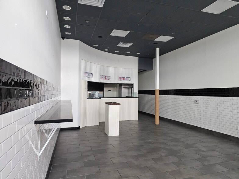 6580 S Rainbow Blvd, Las Vegas, NV for lease - Interior Photo - Image 3 of 7