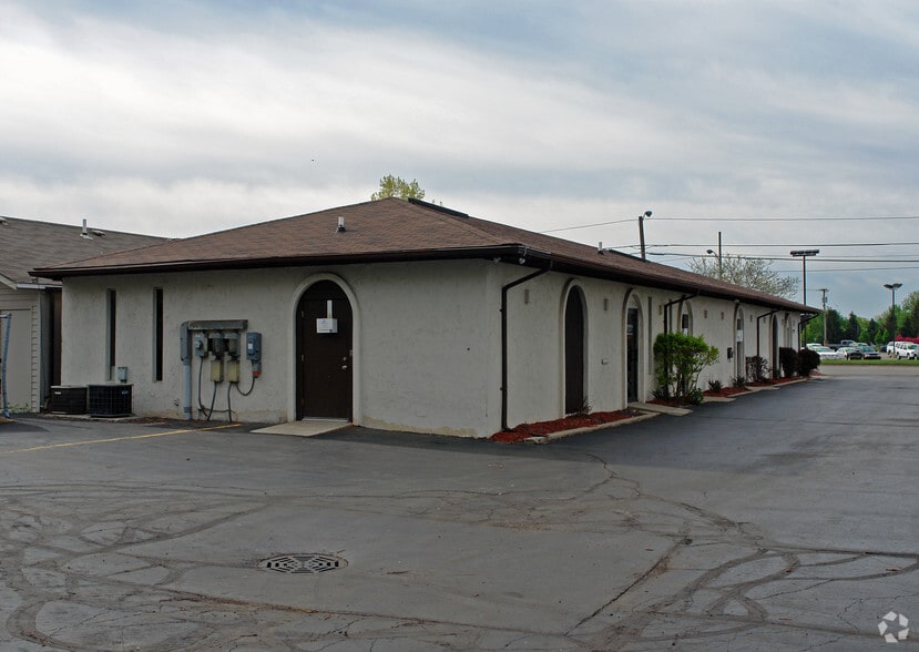 5770 Highland Rd, Waterford, MI for lease - Building Photo - Image 3 of 12