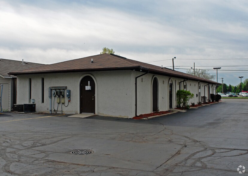 5770 Highland Rd, Waterford, MI à louer - Photo du bâtiment - Image 3 de 12