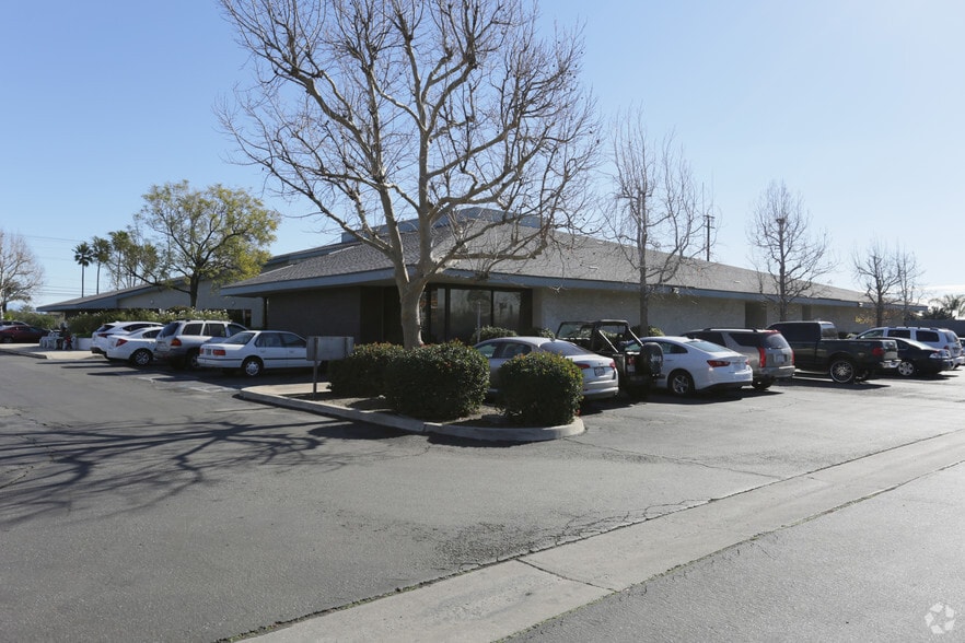 8110 Mango Ave, Fontana, CA for lease - Primary Photo - Image 1 of 10