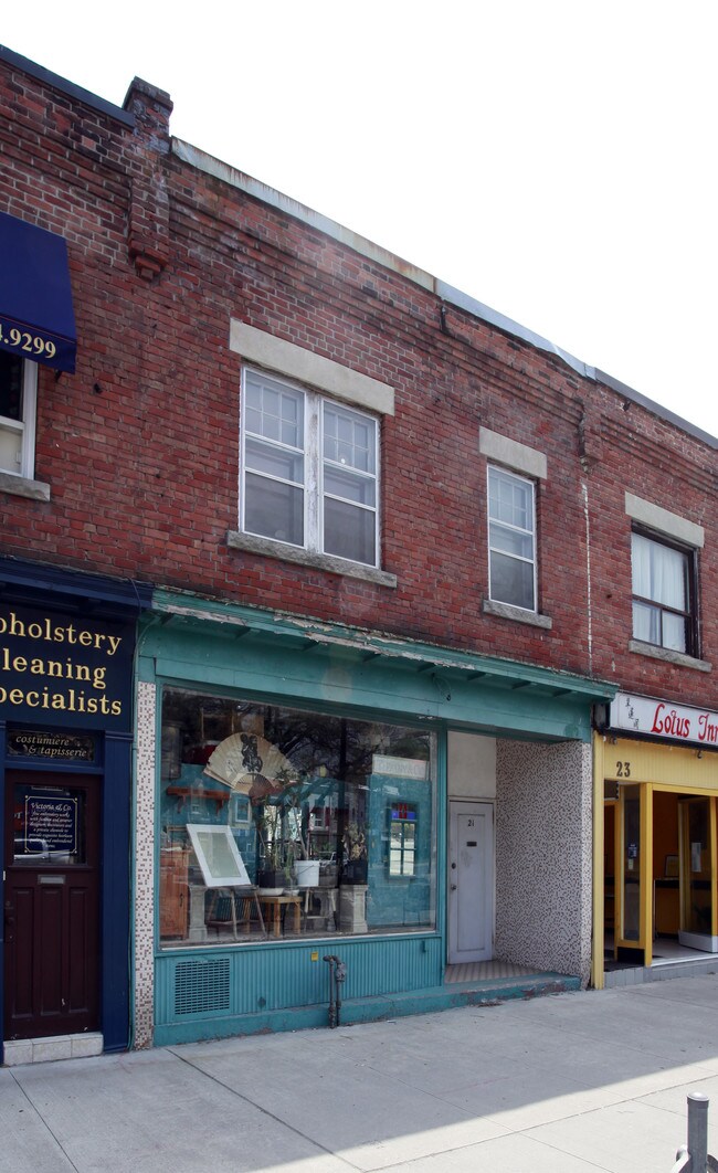 Plus de détails pour 21 St Johns Rd, Toronto, ON - Commerce de détail à vendre