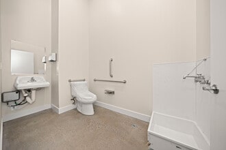 3462 Greenfield rd, Berkley, MI for lease Interior Photo- Image 1 of 28