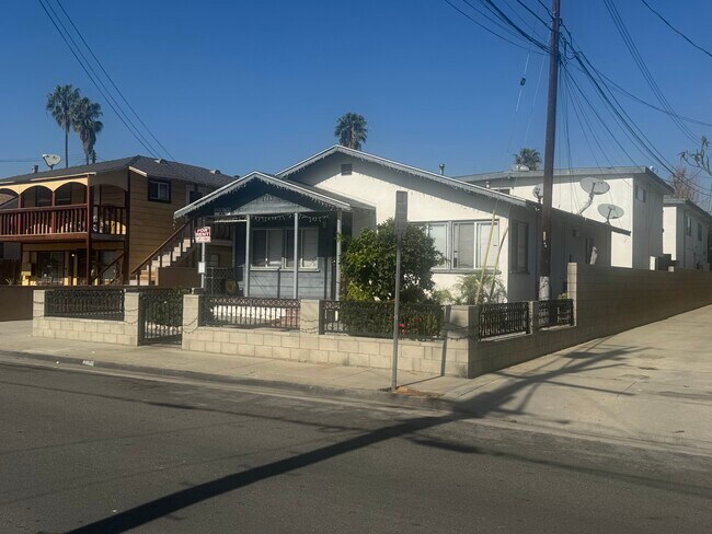 Plus de détails pour 1713 W 150th St, Gardena, CA - Multi-résidentiel à vendre