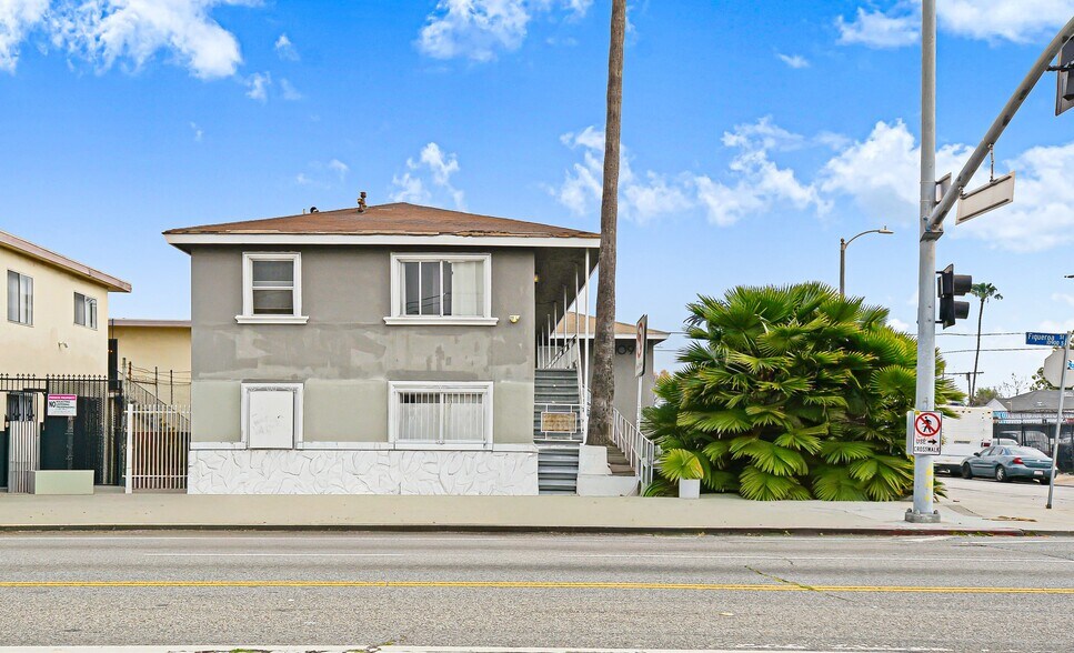 10974 S Figueroa St, Los Angeles, CA à vendre - Photo du bâtiment - Image 3 de 15