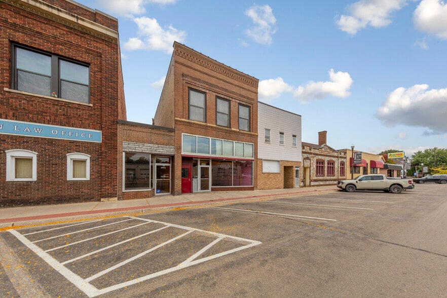 508 Central Ave N, Faribault, MN à vendre - Photo du bâtiment - Image 3 de 24