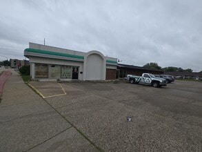 815 W Main St, Sun Prairie, WI à louer Photo du bâtiment- Image 1 de 7