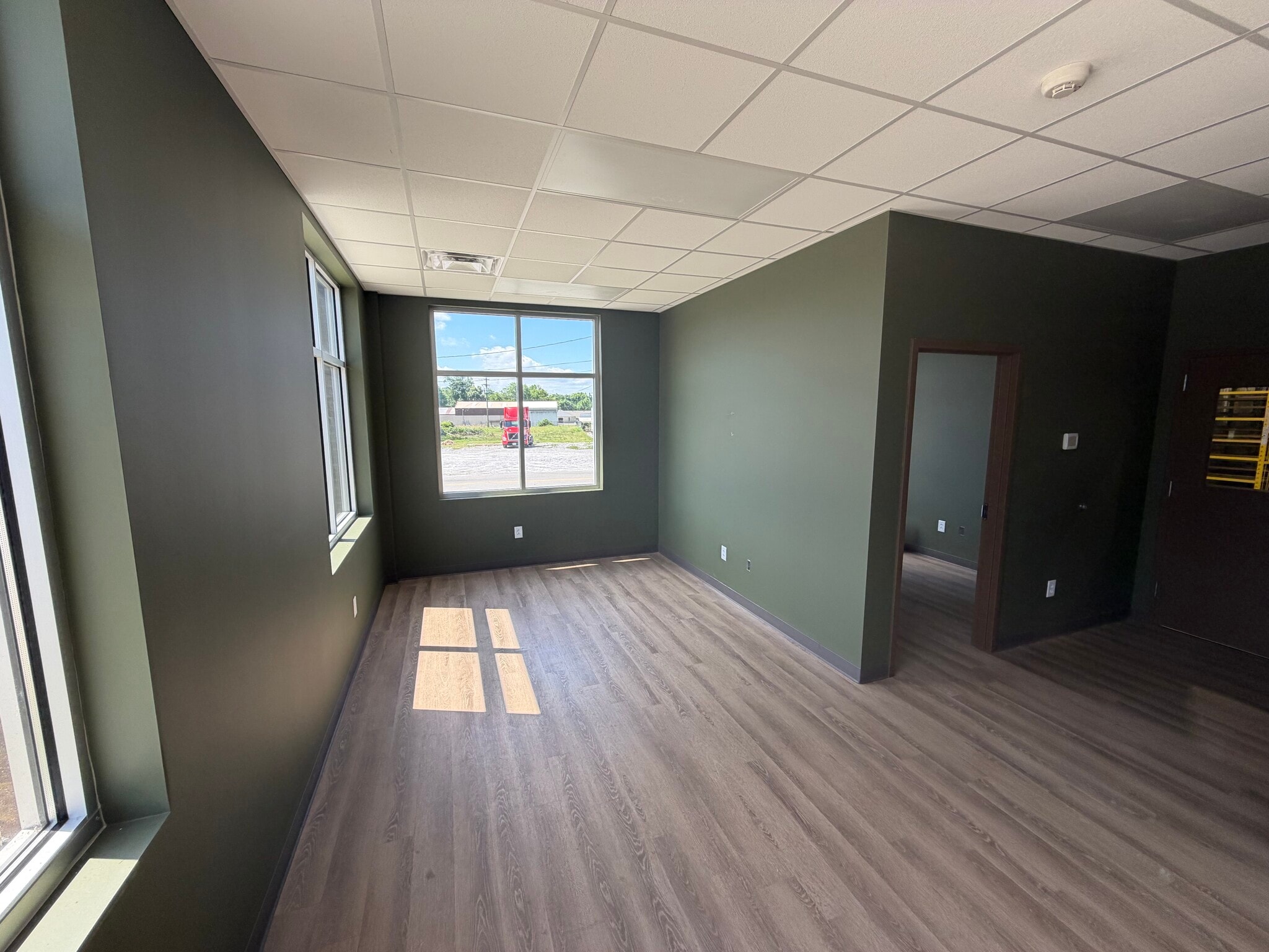 802 N Cumberland St, Lebanon, TN for lease Interior Photo- Image 1 of 5