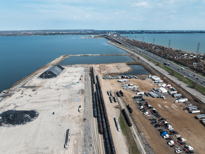 Pier 27, Hamilton, ON for lease - Building Photo - Image 3 of 7