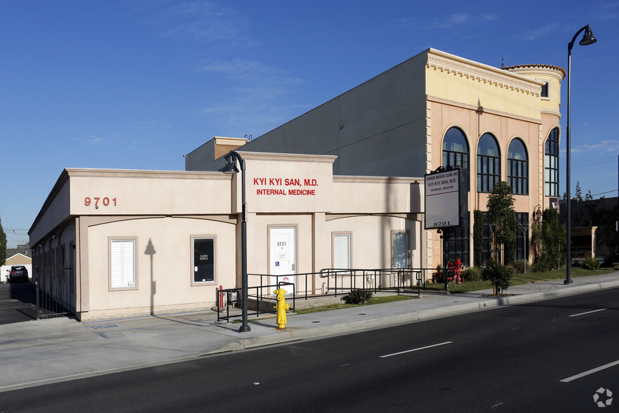 9701 Lakewood Blvd, Downey, CA for sale - Primary Photo - Image 1 of 1