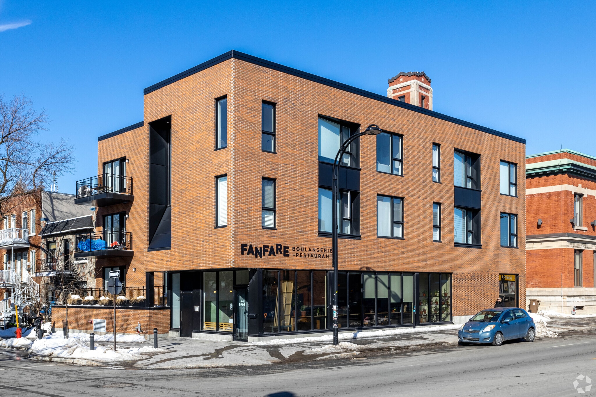 751 Rue Jarry E, Montréal, QC for sale Primary Photo- Image 1 of 17