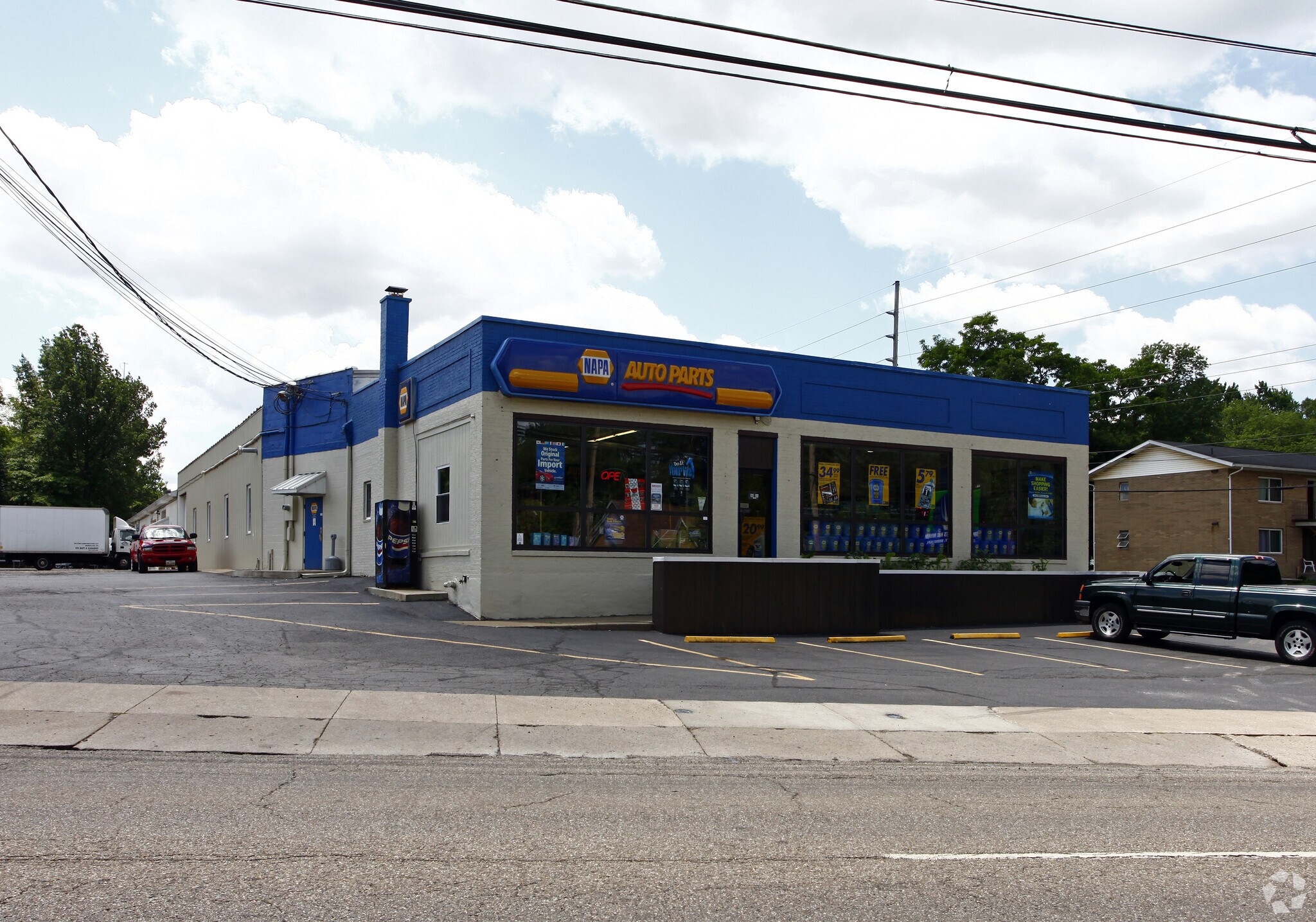 1709 Lincoln Way E, Massillon, OH for lease Primary Photo- Image 1 of 5