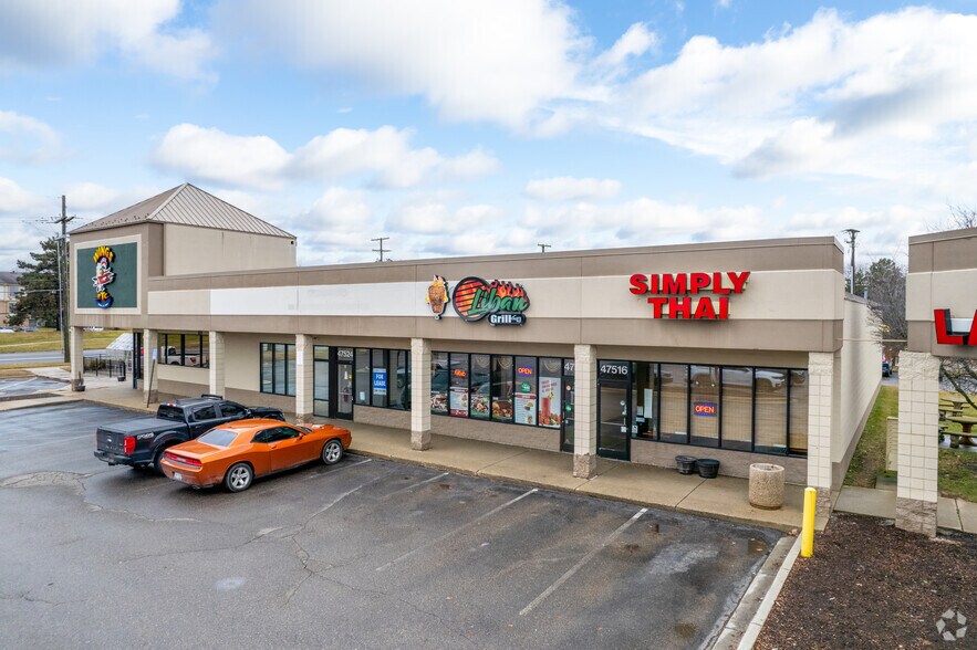 47300-47528 Pontiac Trl, Wixom, MI à louer - Photo du bâtiment - Image 2 de 11