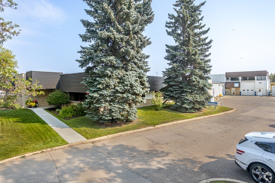 4503 93rd St NW, Edmonton, AB for sale - Building Photo - Image 2 of 4