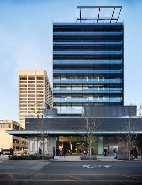 4320 Brooklyn Ave NE, Seattle, WA for lease - Building Photo - Image 2 of 9