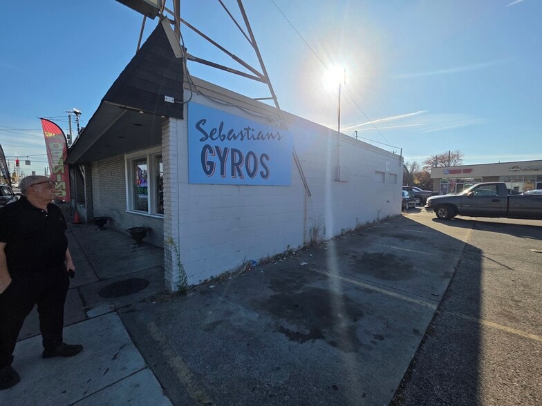 5209 Glenway Ave, Cincinnati, OH for sale - Building Photo - Image 2 of 10