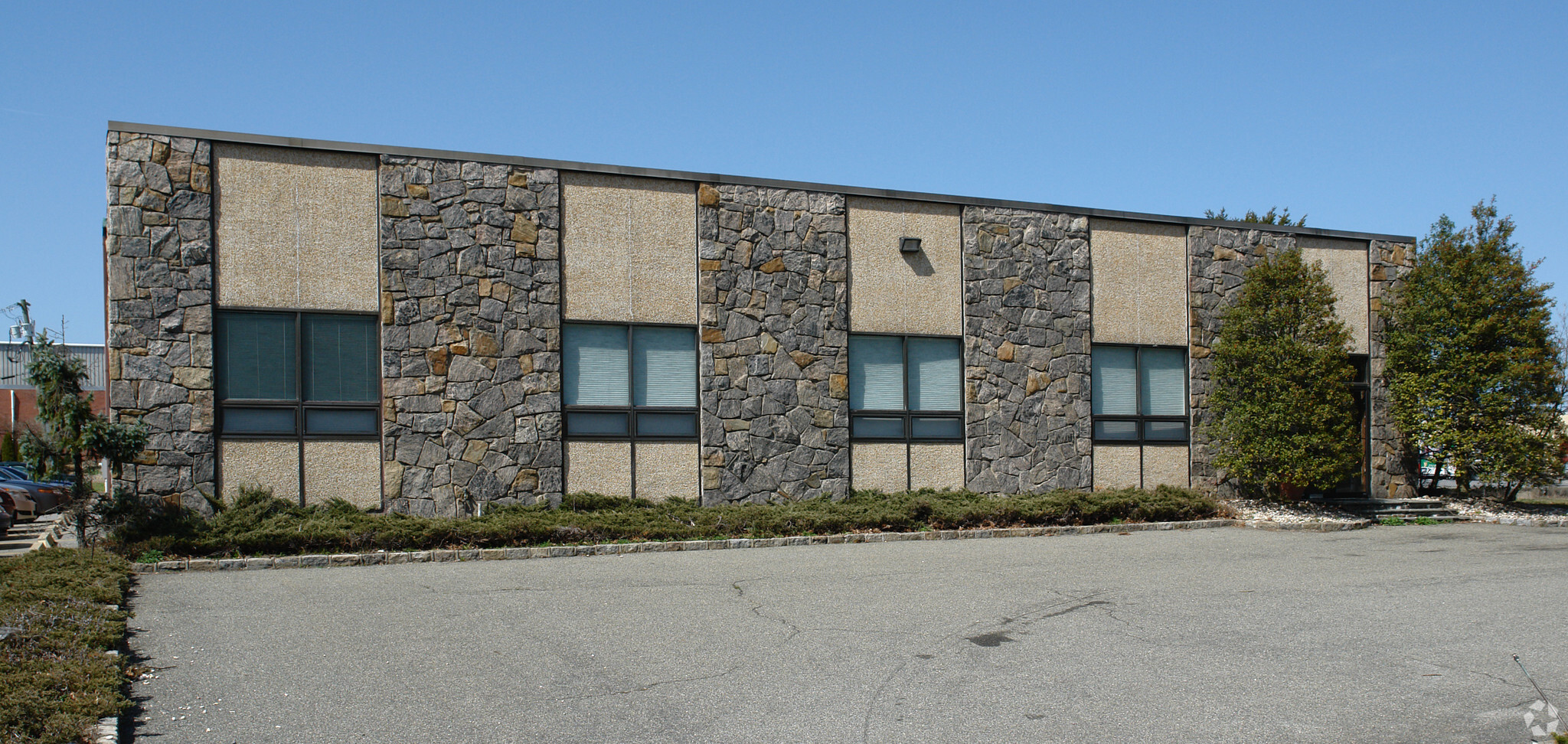 1500 Old Country Rd, Plainview, NY for sale Primary Photo- Image 1 of 1