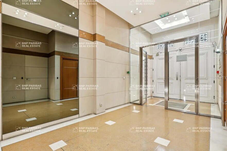 21 Place De La Madeleine, Paris for lease - Lobby - Image 2 of 16