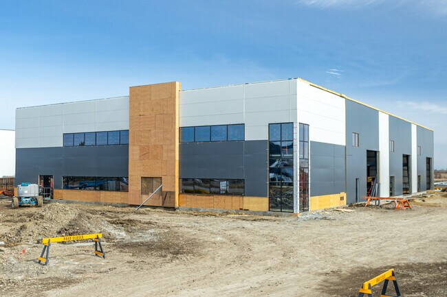 Plus de détails pour 6205 39 St, Leduc, AB - Industriel à vendre