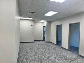 800 W Williams St, Apex, NC for lease Interior Photo- Image 2 of 2