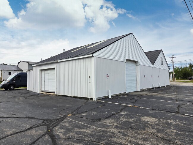 Plus de détails pour 1 Lafayette Rd, Hampton, NH - Industriel à louer