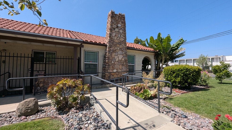 534 N Campus Ave, Ontario, CA for sale - Building Photo - Image 3 of 7