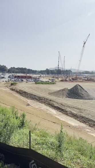 166-181 Gage Road/Galilee Church rd, Kings Mountain, NC à vendre - Vidéo sur l’inscription commerciale - Image 2 de 6