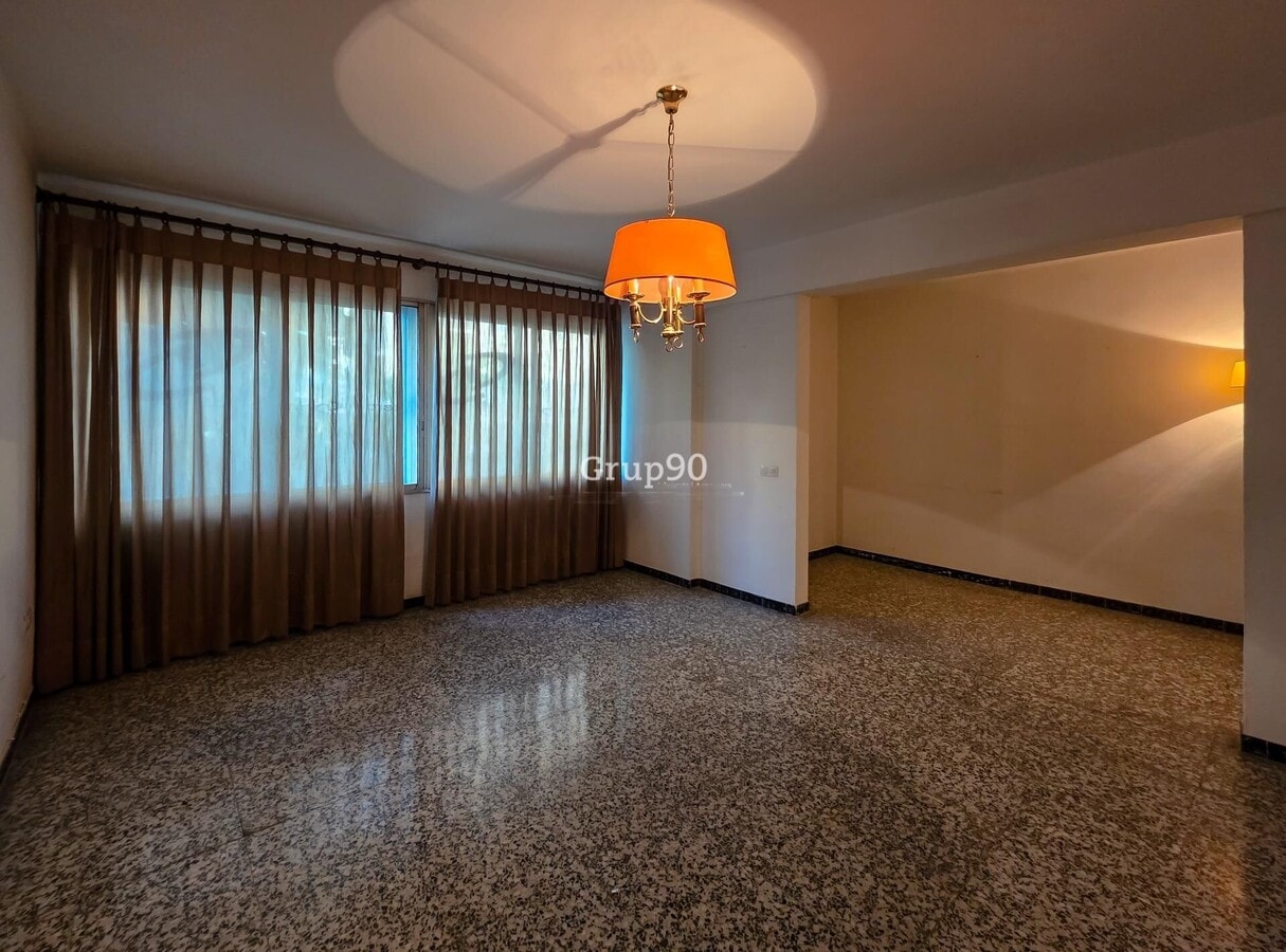 Lleida, LER 25008 - Unit - - - Interior Photo - Image 2 of 16