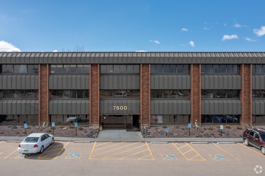 7500 E Arapahoe Rd, Centennial, CO à louer - Photo du bâtiment - Image 3 de 4