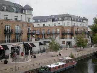 Clarence St, Staines à vendre - Photo du bâtiment - Image 2 de 4