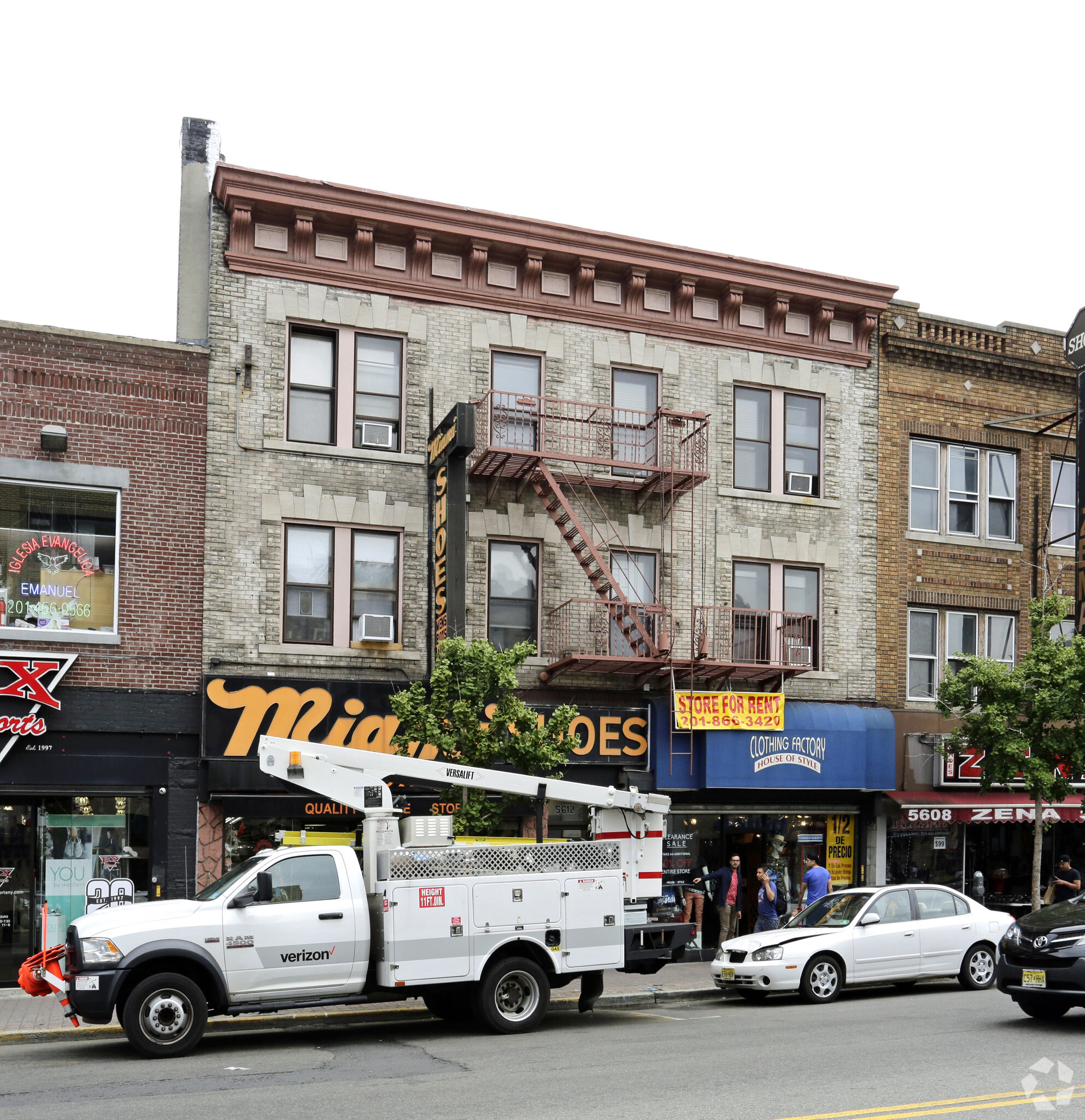 5612-5614 Bergenline Ave, West New York, NJ à vendre Photo principale- Image 1 de 1