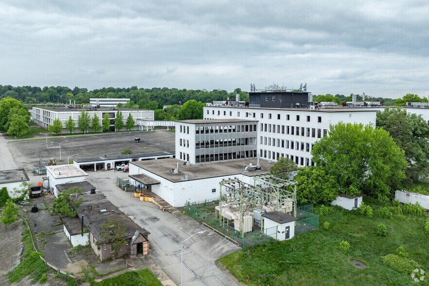 1310 Beulah Rd, Pittsburgh, PA à vendre - Photo du bâtiment - Image 2 de 12
