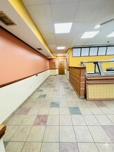 325 Chamberlain Hwy, Meriden, CT for lease Interior Photo- Image 2 of 10