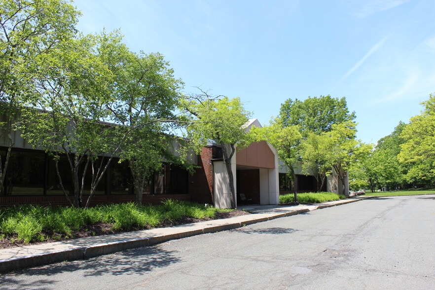 200 Jordan Rd, Troy, NY for lease - Building Photo - Image 1 of 3