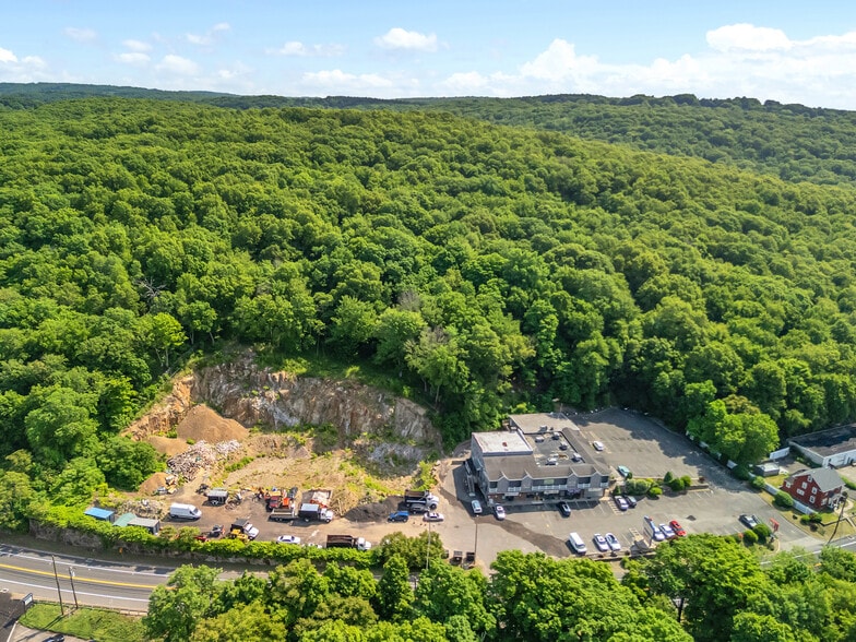 628 New Haven Rd, Naugatuck, CT for sale - Building Photo - Image 2 of 11