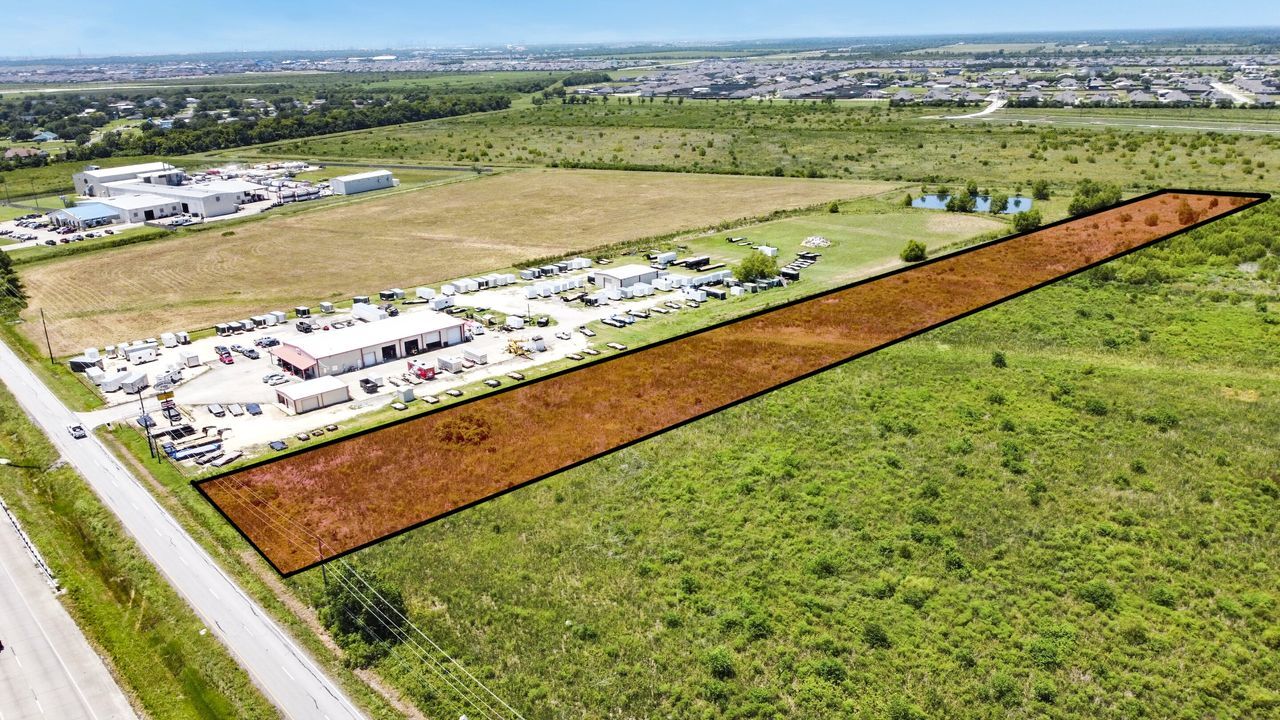 I-10, Mont Belvieu, TX for sale Primary Photo- Image 1 of 6