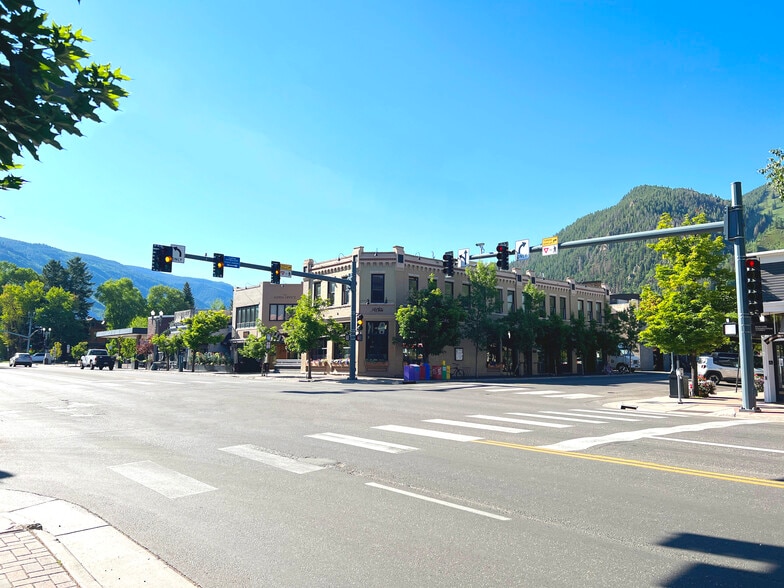 411 E Main St, Aspen, CO for lease - Building Photo - Image 3 of 4