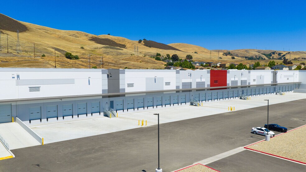 550 Piercy Rd, San Jose, CA à louer - Photo du bâtiment - Image 3 de 7