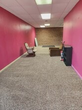 1102-1104 W Fairfield Rd, High Point, NC for lease Interior Photo- Image 2 of 8