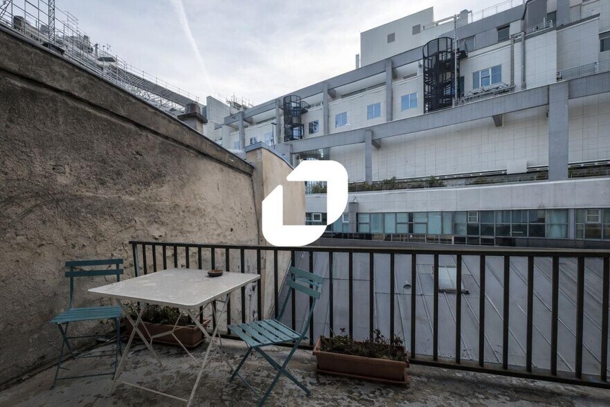 26 Rue Du Faubourg Saint-Antoine, Paris à louer - Photo du bâtiment - Image 3 de 10