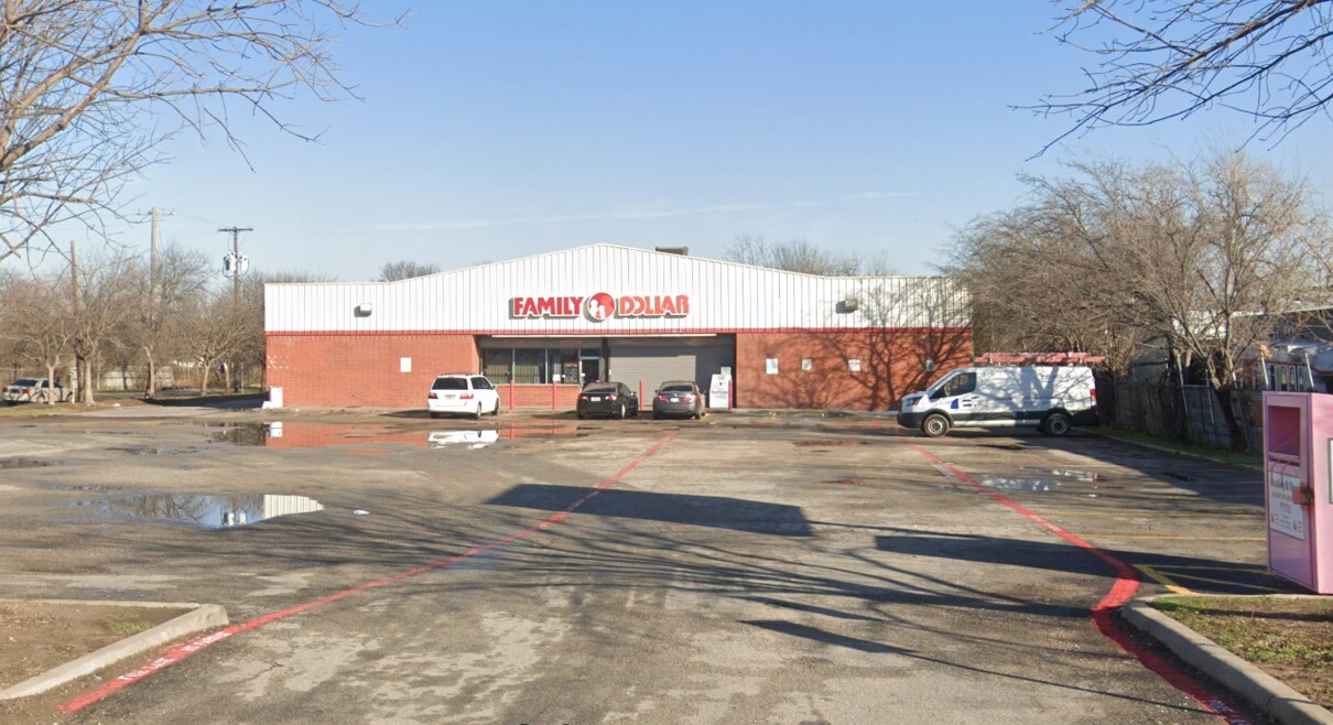 4947 Singleton Blvd, Dallas, TX for lease Primary Photo- Image 1 of 2