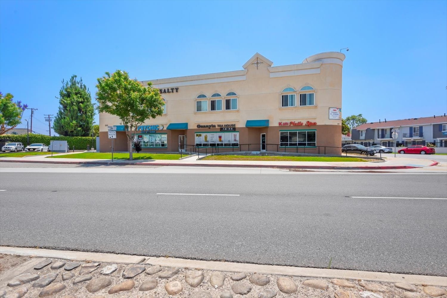 550 S Glendora Ave, West Covina, CA for lease Primary Photo- Image 1 of 10