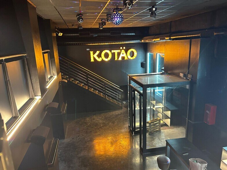 Retail in Murcia for lease - Building Photo - Image 3 of 9