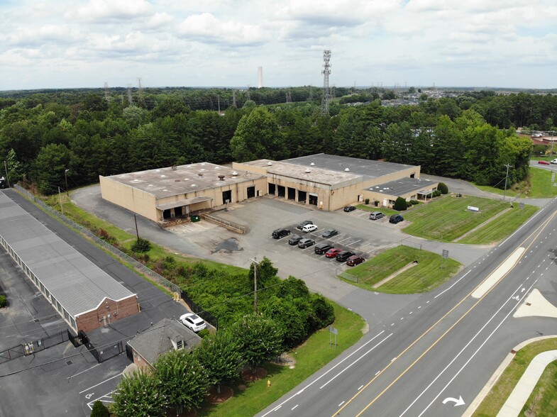 11601 Hambright Rd, Huntersville, NC for lease - Building Photo - Image 1 of 25