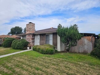Plus de détails pour 2711 Hollyhock Ln, Bakersfield, CA - Multi-résidentiel à vendre