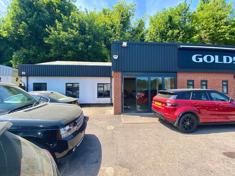 7-10 Station Approach, Hitchin for lease - Building Photo - Image 2 of 6