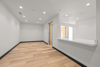 512 Westline Dr, Alameda, CA for lease Interior Photo- Image 2 of 17