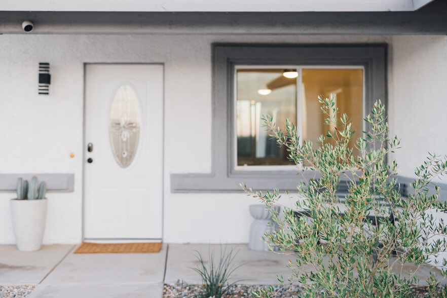 60323 Granada Dr, Joshua Tree, CA for sale - Building Photo - Image 2 of 30