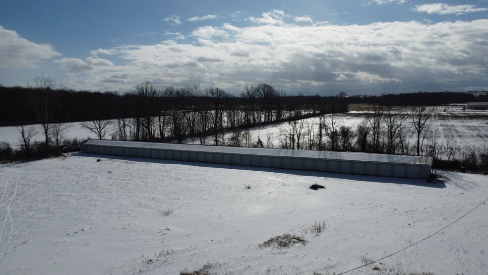 65600 Gratiot Ave, Lenox, MI à vendre - Photo du bâtiment - Image 2 de 2