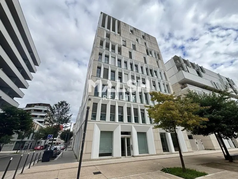 Office in Lyon for lease Building Photo- Image 1 of 3